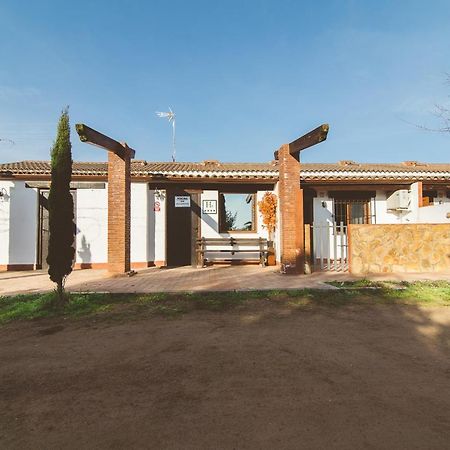 El Pueblo De Leo Badajós Exterior foto