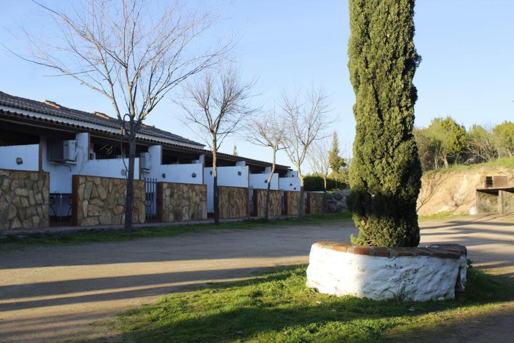 El Pueblo De Leo Badajós Exterior foto